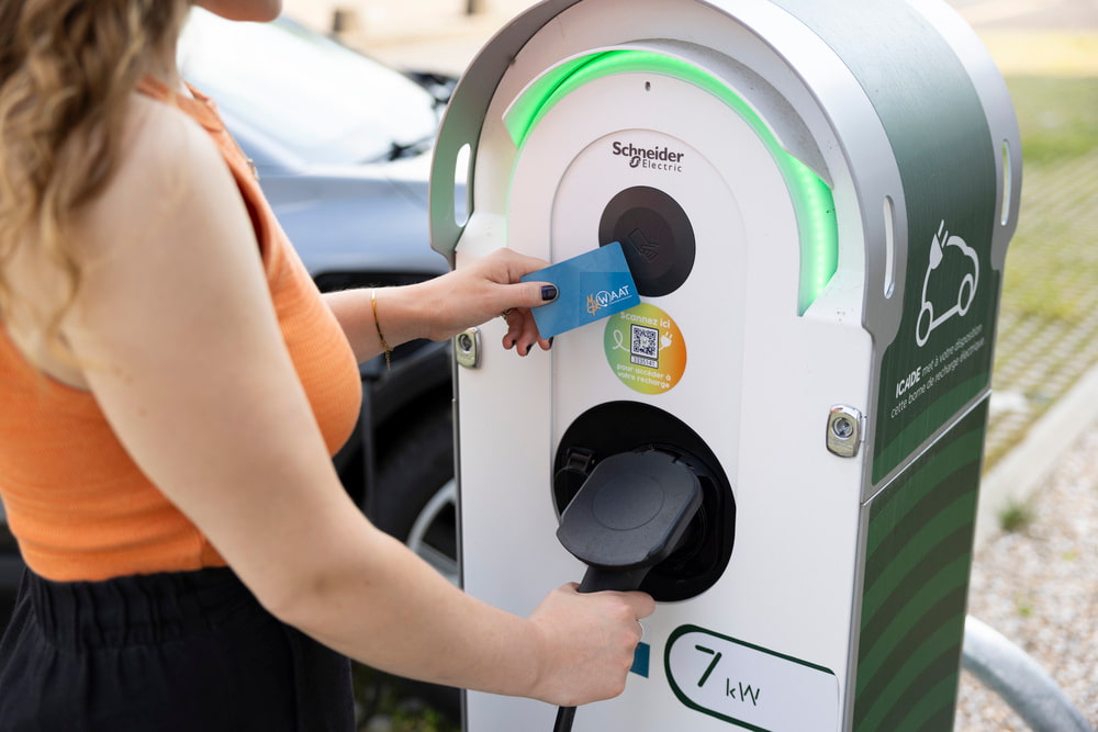 Borne de recharge Schneider